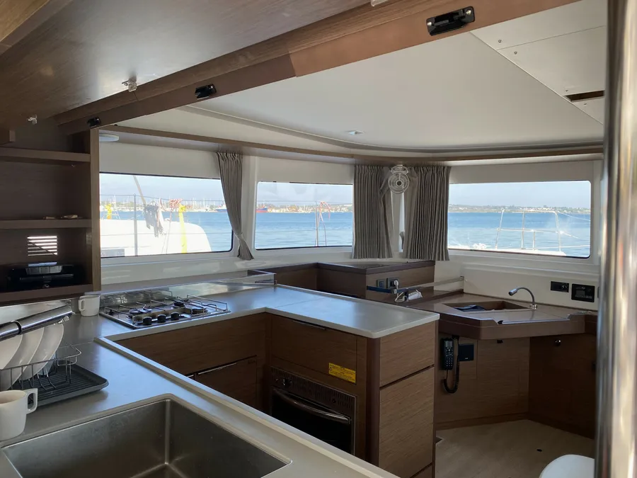 Catamaran Lagoon 46 Sundowner