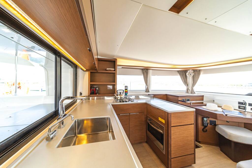 Catamaran Lagoon 46 Pnoe