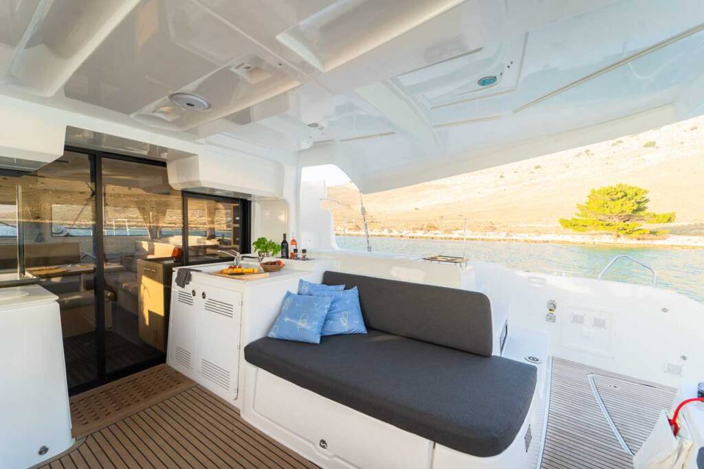 Catamaran Lagoon 46 Forever Young