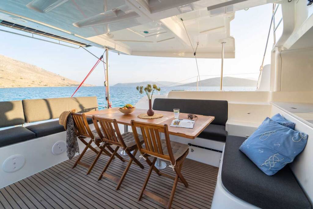 Catamaran Lagoon 46 Forever Young