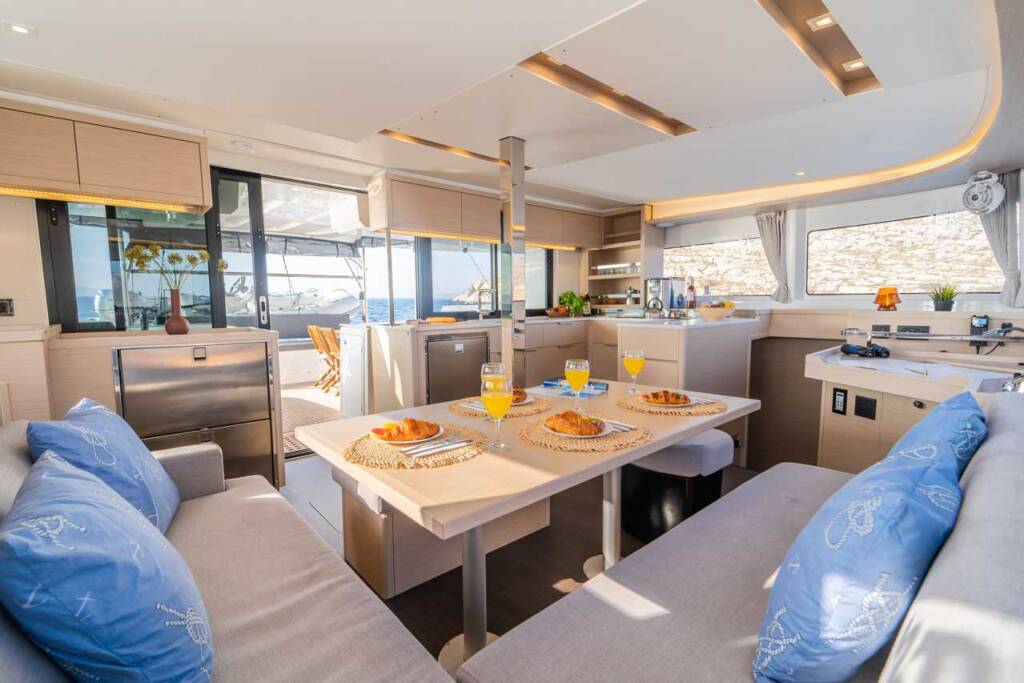 Catamaran Lagoon 46 Forever Young
