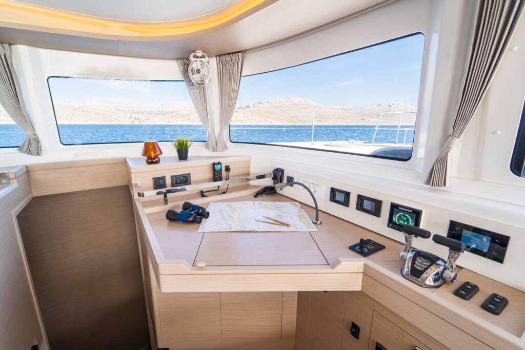 Catamaran Lagoon 46 Forever Young