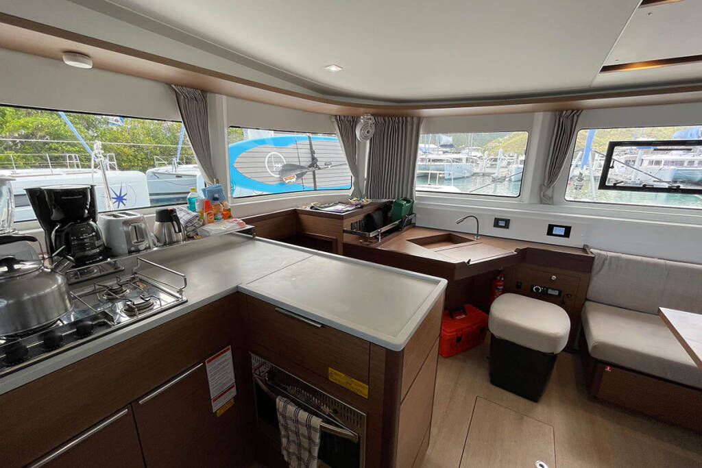 Catamaran Lagoon 46 No Regrets