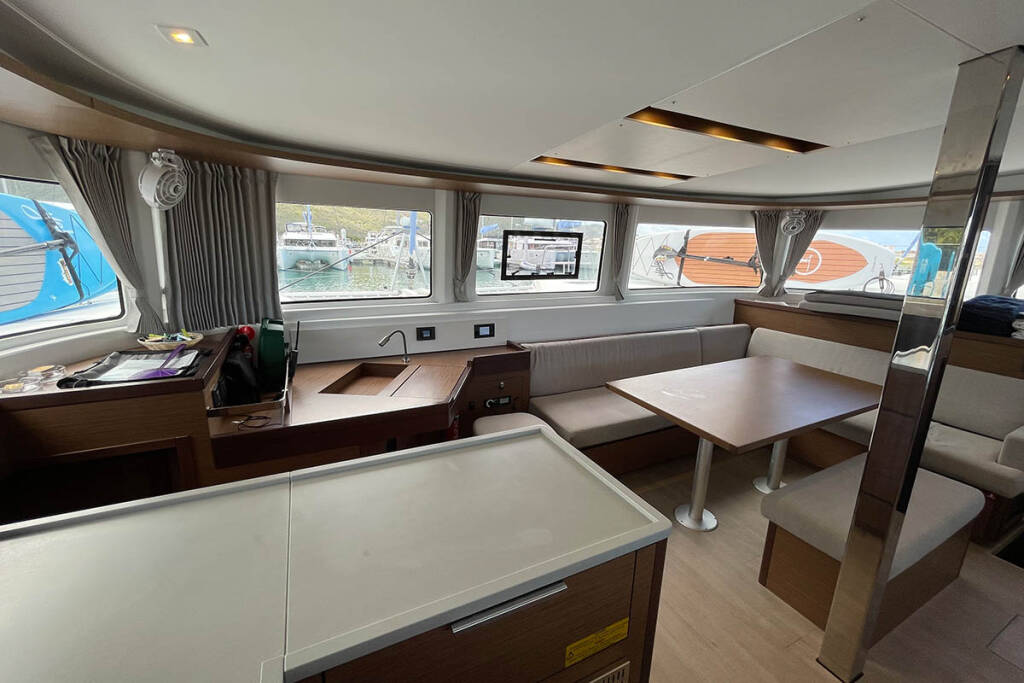 Catamaran Lagoon 46 No Regrets