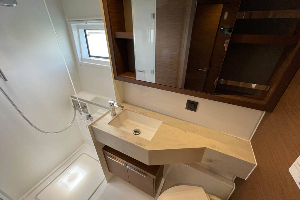 Catamaran Lagoon 46 No Regrets