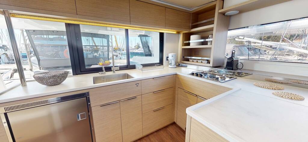 Catamaran Lagoon 46 PRESTIGE