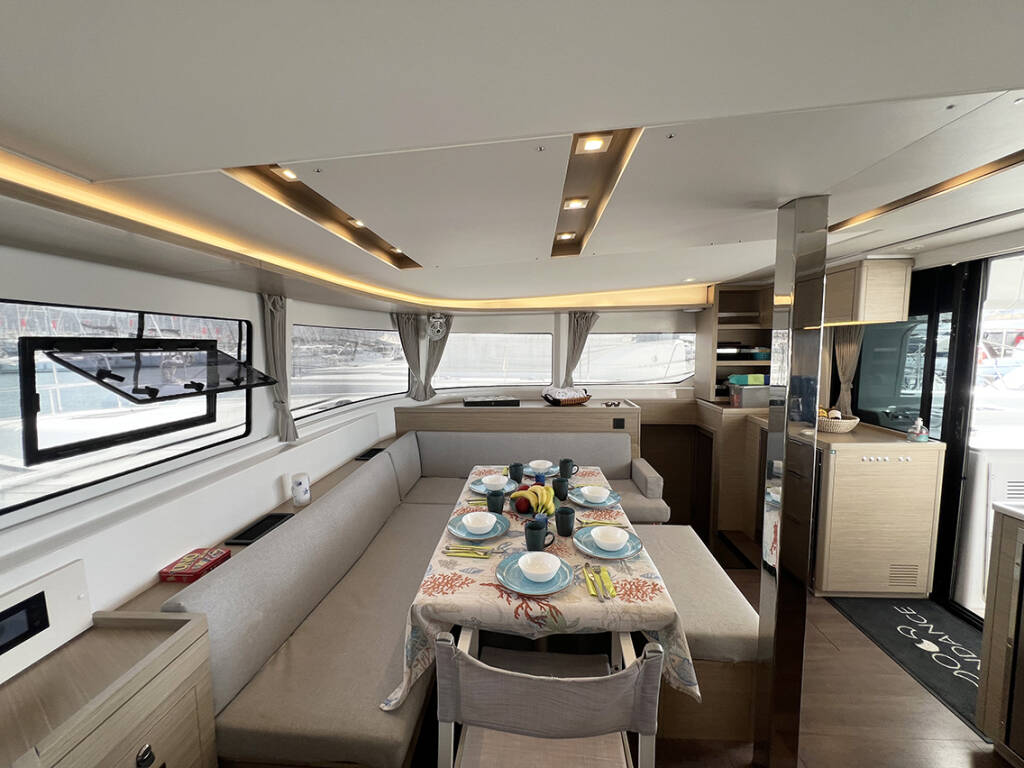 Catamaran Lagoon 46 Moondance