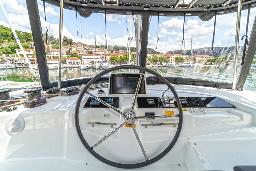 Katamaran Lagoon 46 First Care