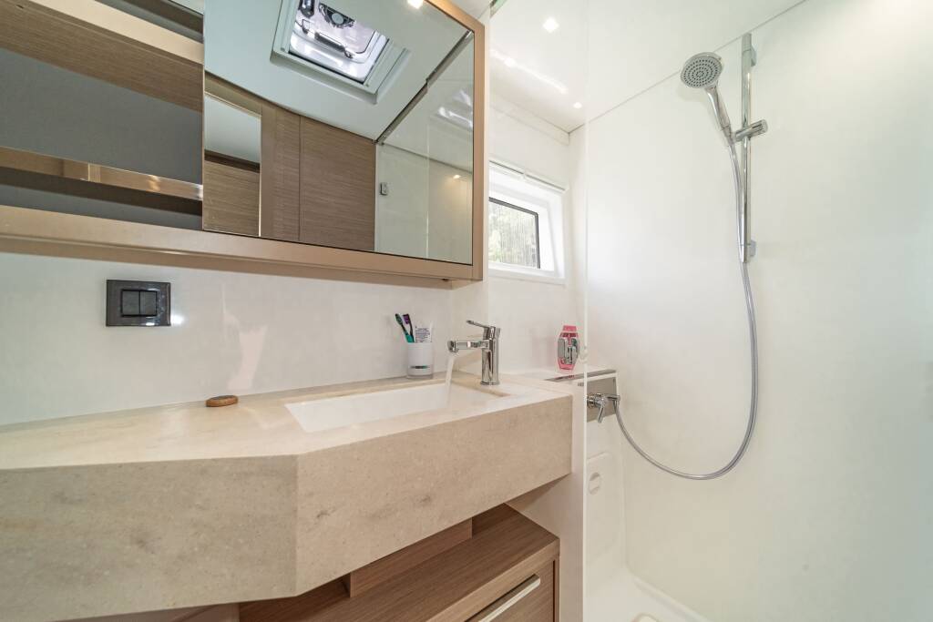 Katamaran Lagoon 46 First Care