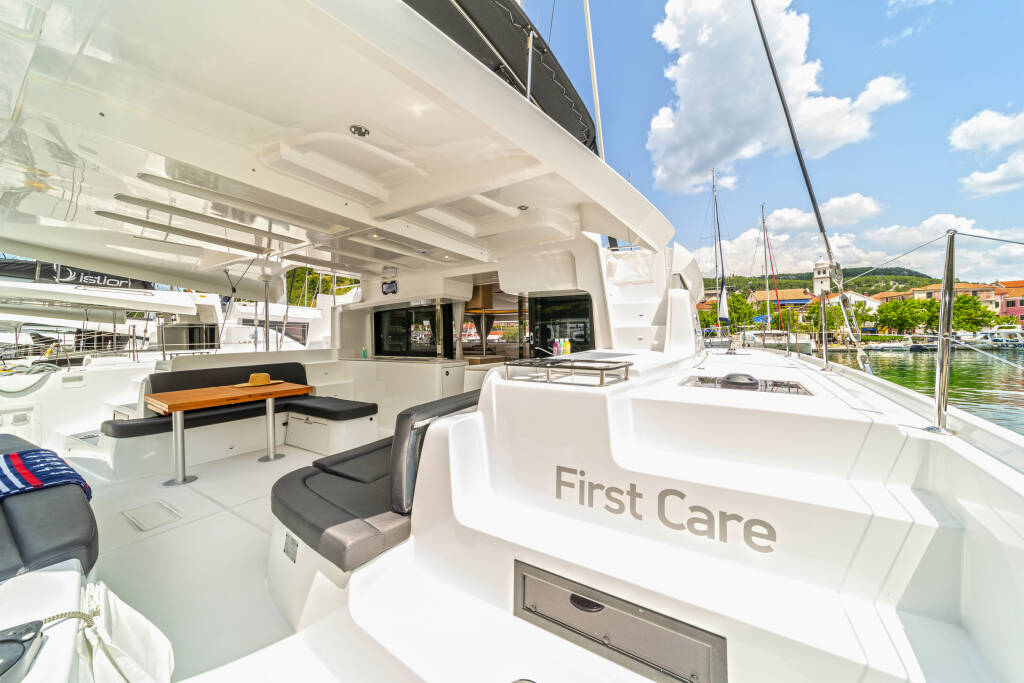 Katamaran Lagoon 46 First Care