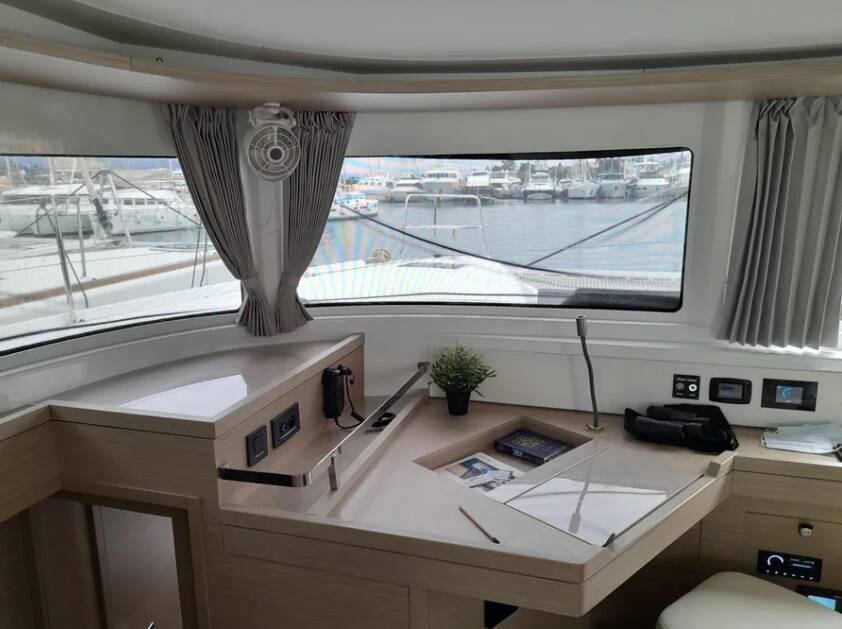 Catamaran Lagoon 46 Thalasea