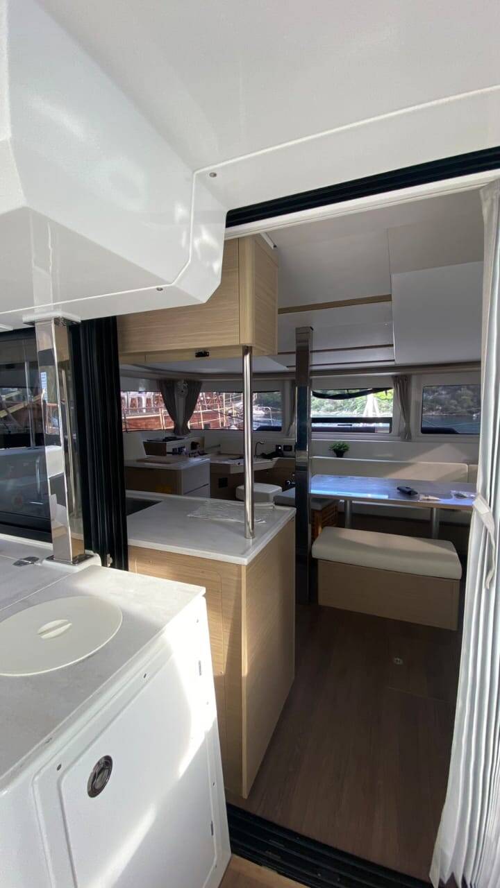 Catamaran Lagoon 46 Thalasea