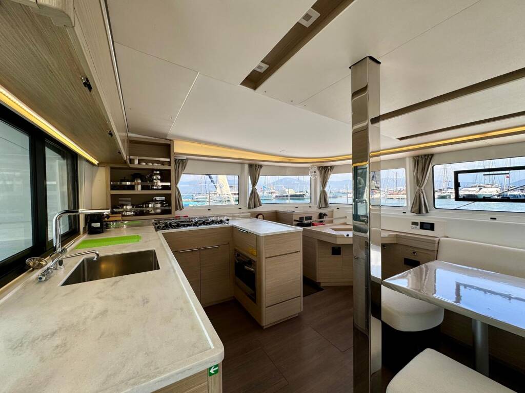 Catamaran Lagoon 46 Sail Andromeda