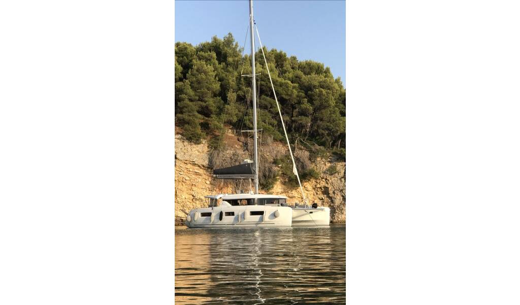 Catamaran Lagoon 46 Grand Blue