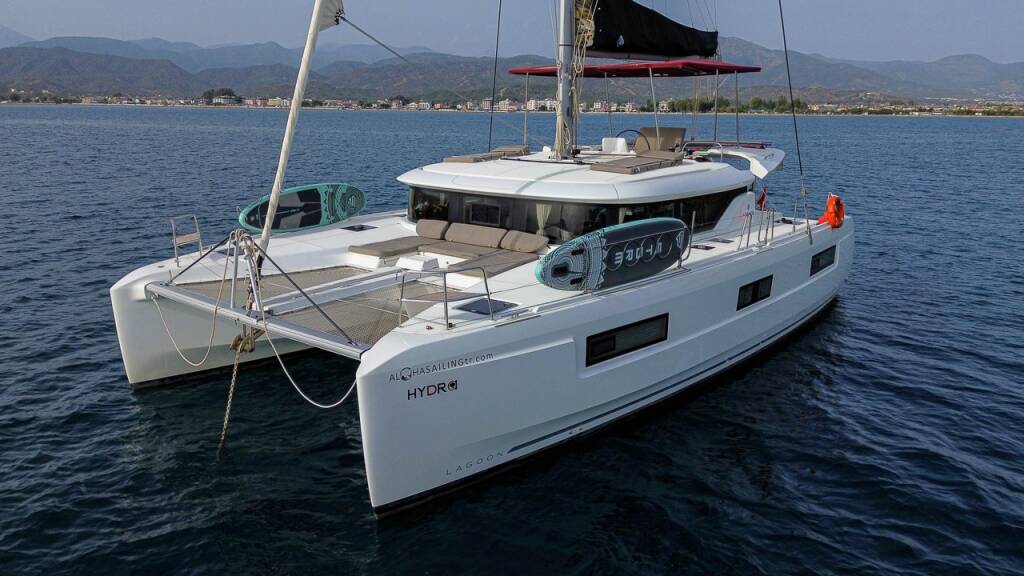 Katamaran Lagoon 46 Hydra