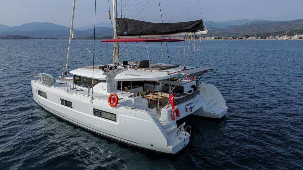 Katamaran Lagoon 46 Hydra