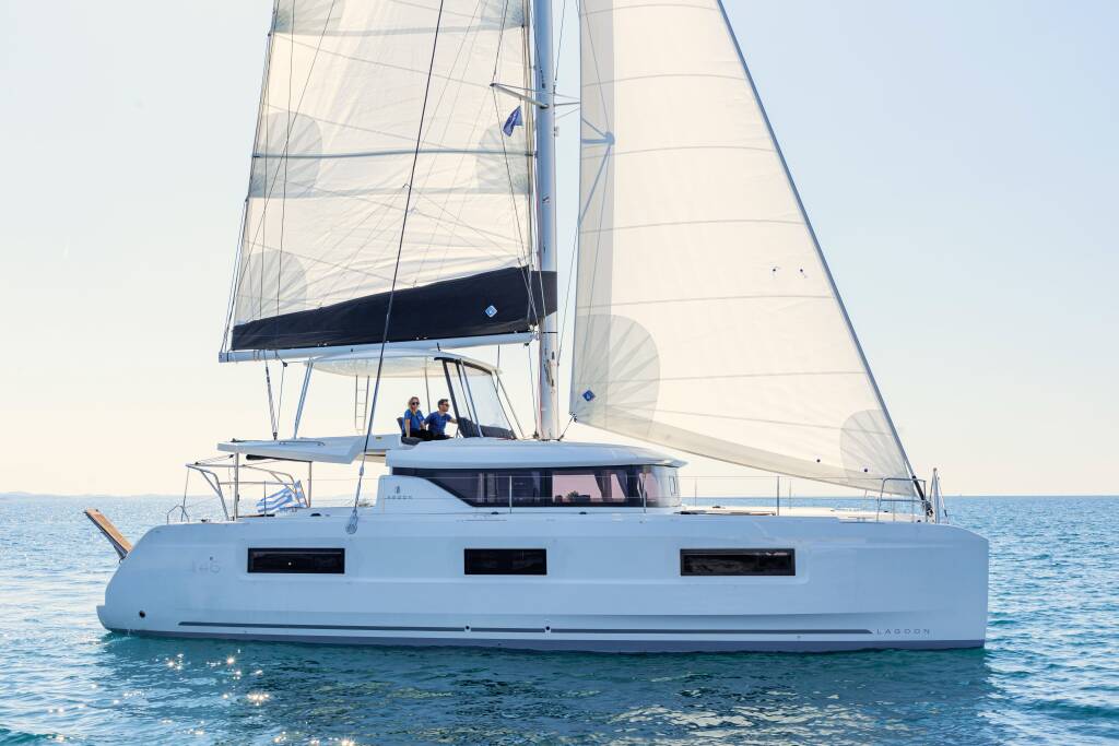 Catamaran Lagoon 46 Iris