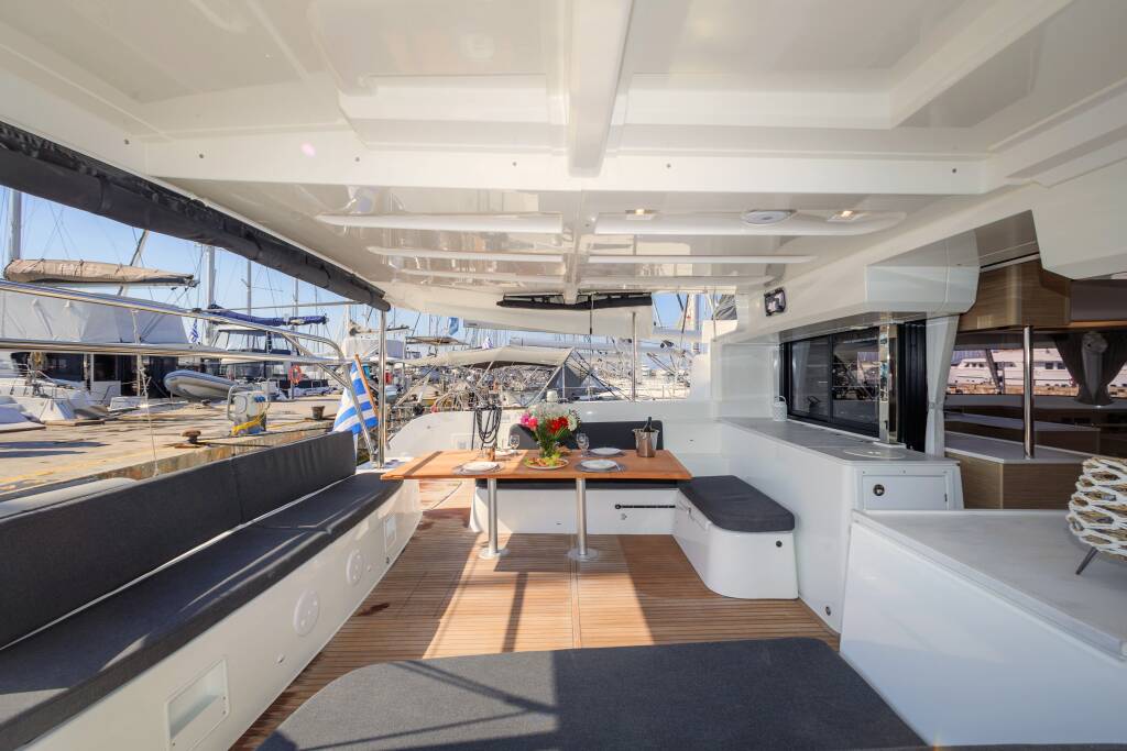 Catamaran Lagoon 46 Iris