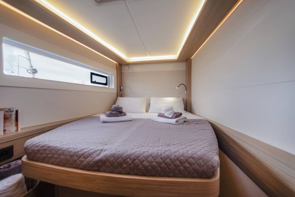 Catamaran Lagoon 46 Iris