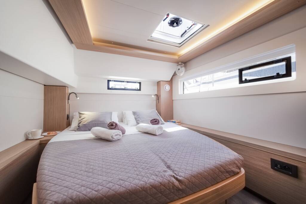 Catamaran Lagoon 46 Iris