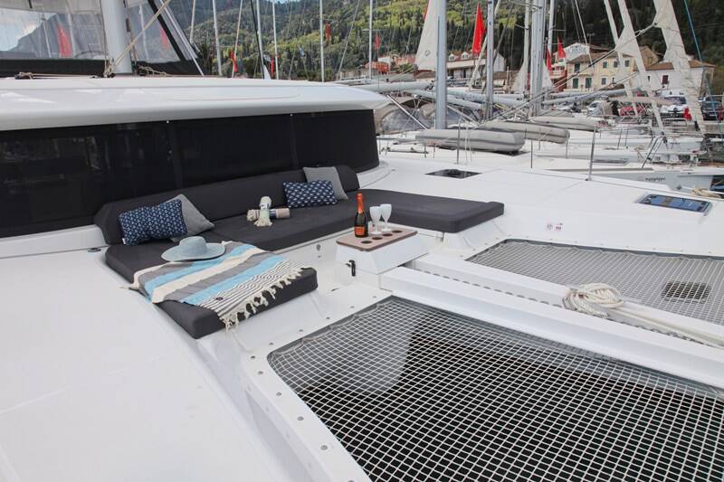 Catamaran Lagoon 46 Iris