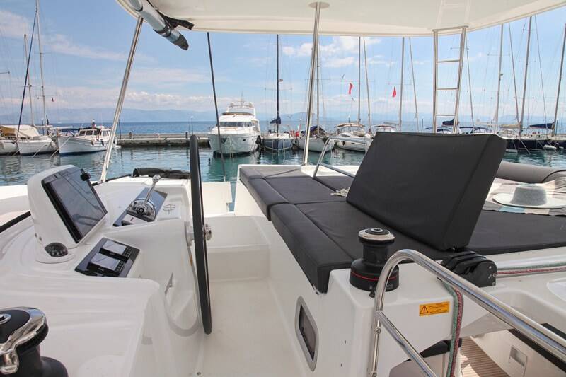 Catamaran Lagoon 46 Iris