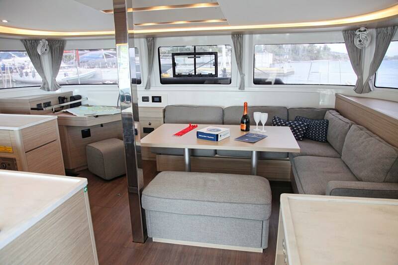 Catamaran Lagoon 46 Iris