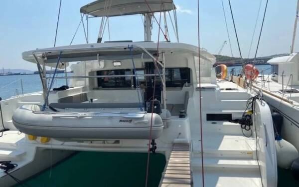 Lagoon 46 King ViVi Lavrion, main port