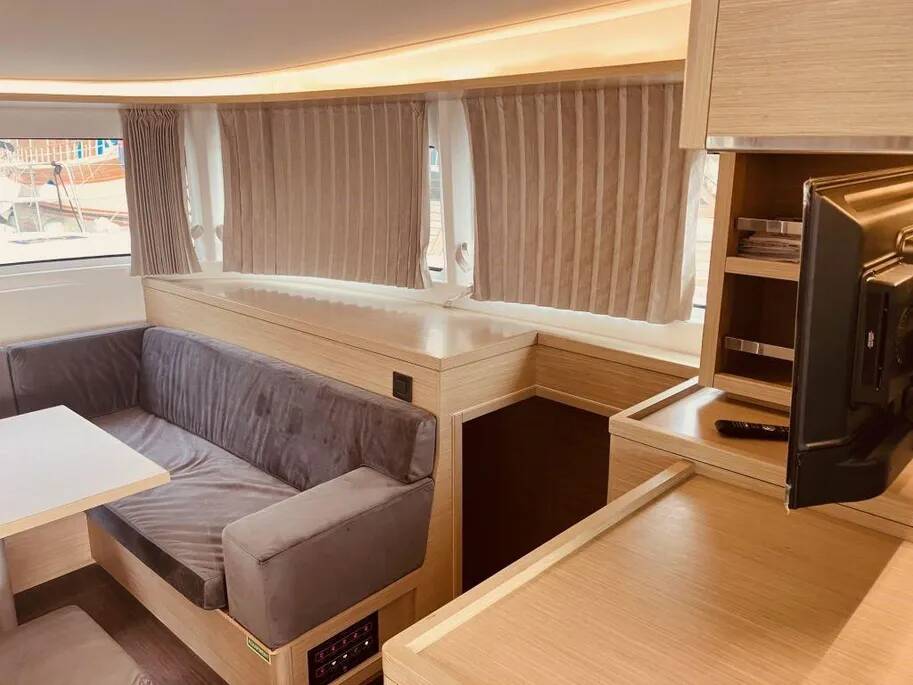 Catamaran Lagoon 46 Almisa