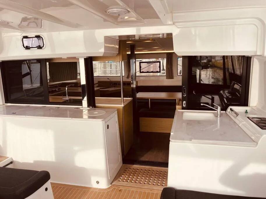 Catamaran Lagoon 46 Almisa