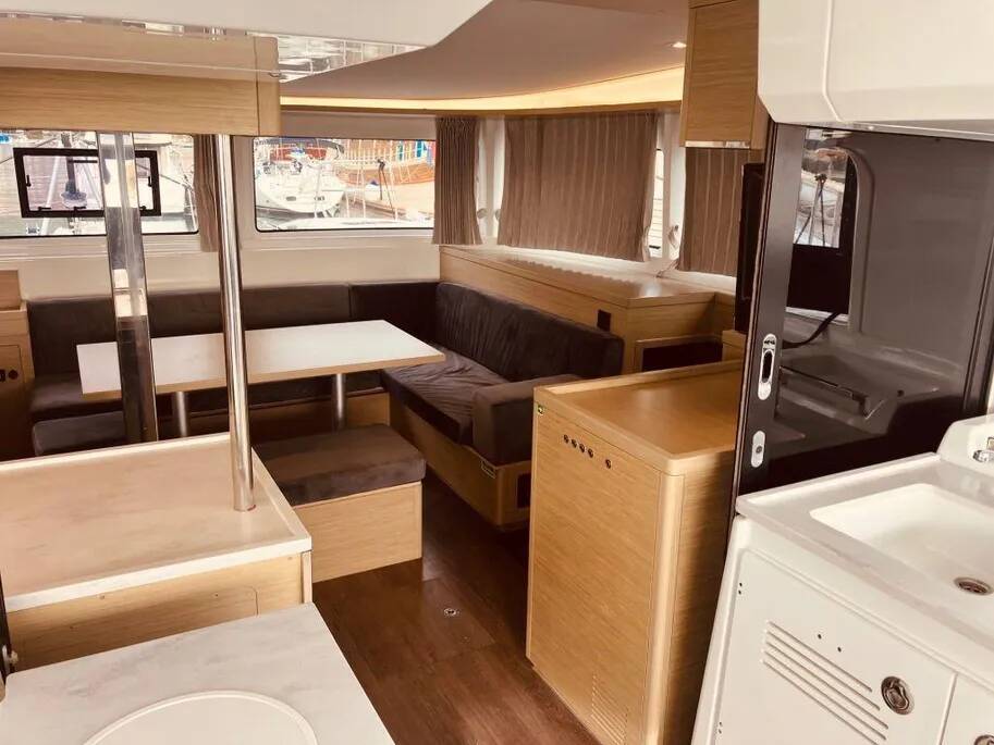 Catamaran Lagoon 46 Almisa