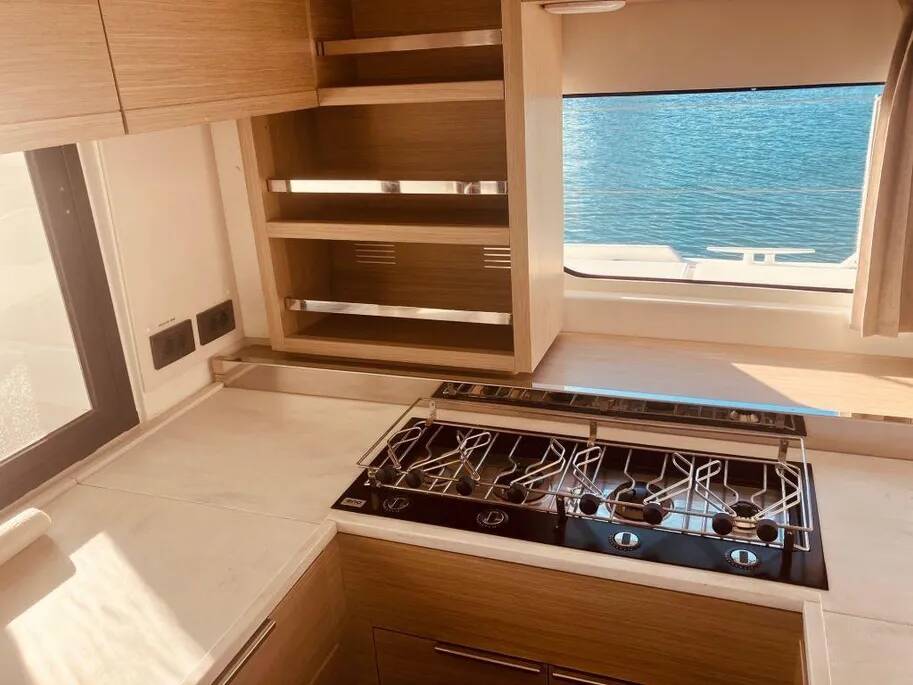 Catamaran Lagoon 46 Almisa