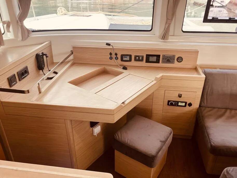 Catamaran Lagoon 46 Almisa