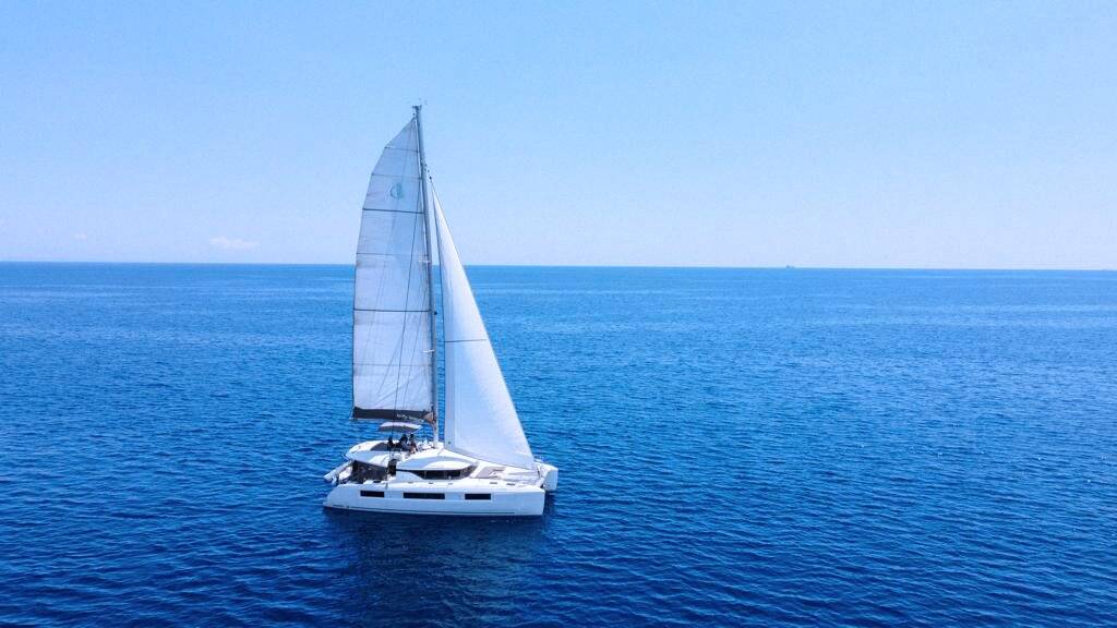 Catamaran Lagoon 50 Victoria