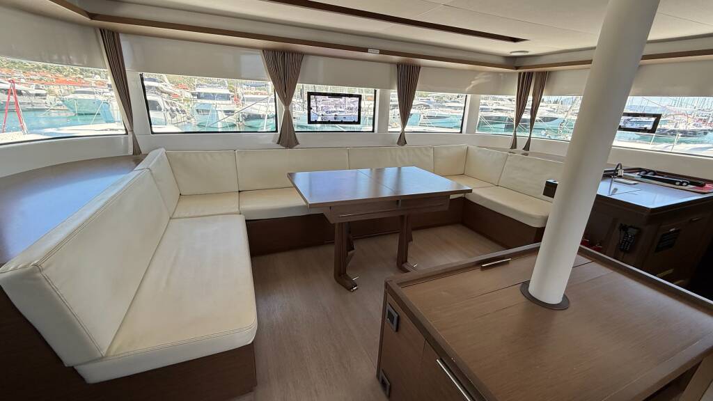 Catamaran Lagoon 50 Sail La Vie