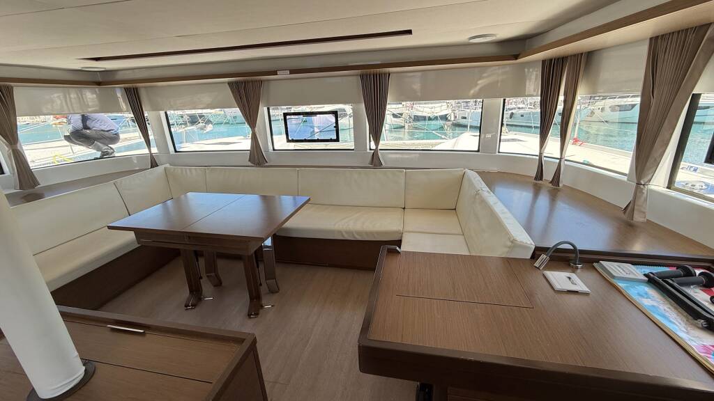 Catamaran Lagoon 50 Sail La Vie
