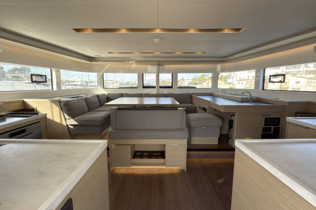 Catamaran Lagoon 51 OW Selanja