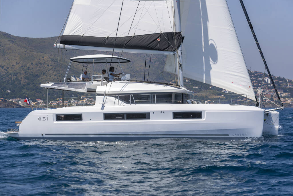 Catamaran Lagoon 51 One Feeling
