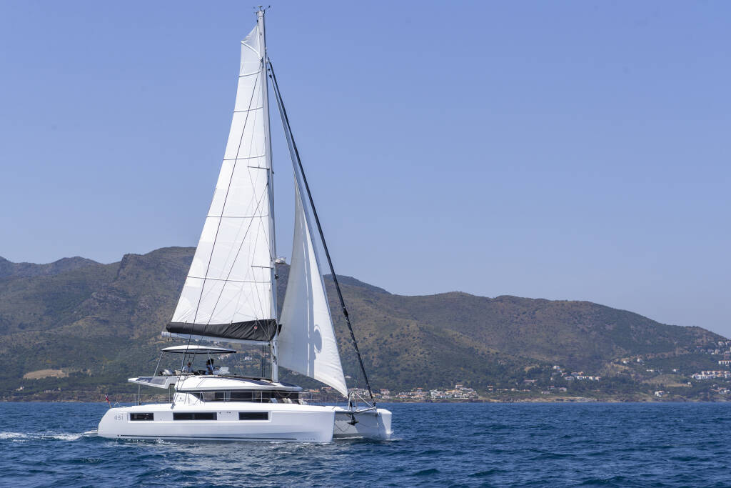 Catamaran Lagoon 51 One Feeling