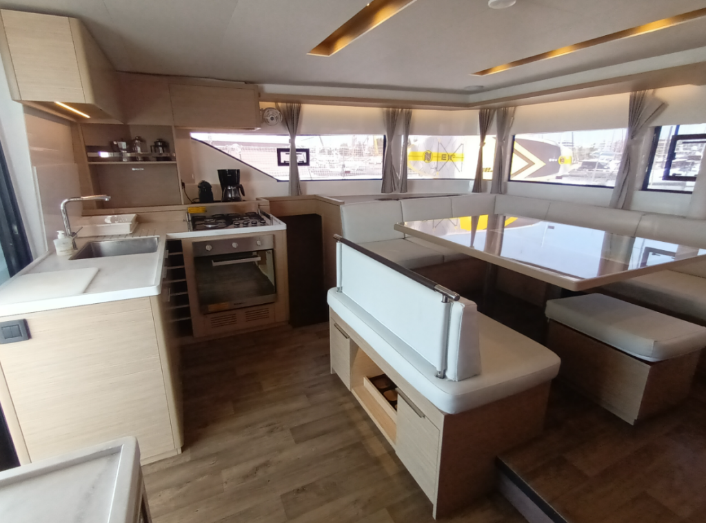 Catamaran Lagoon 51 Minotavros
