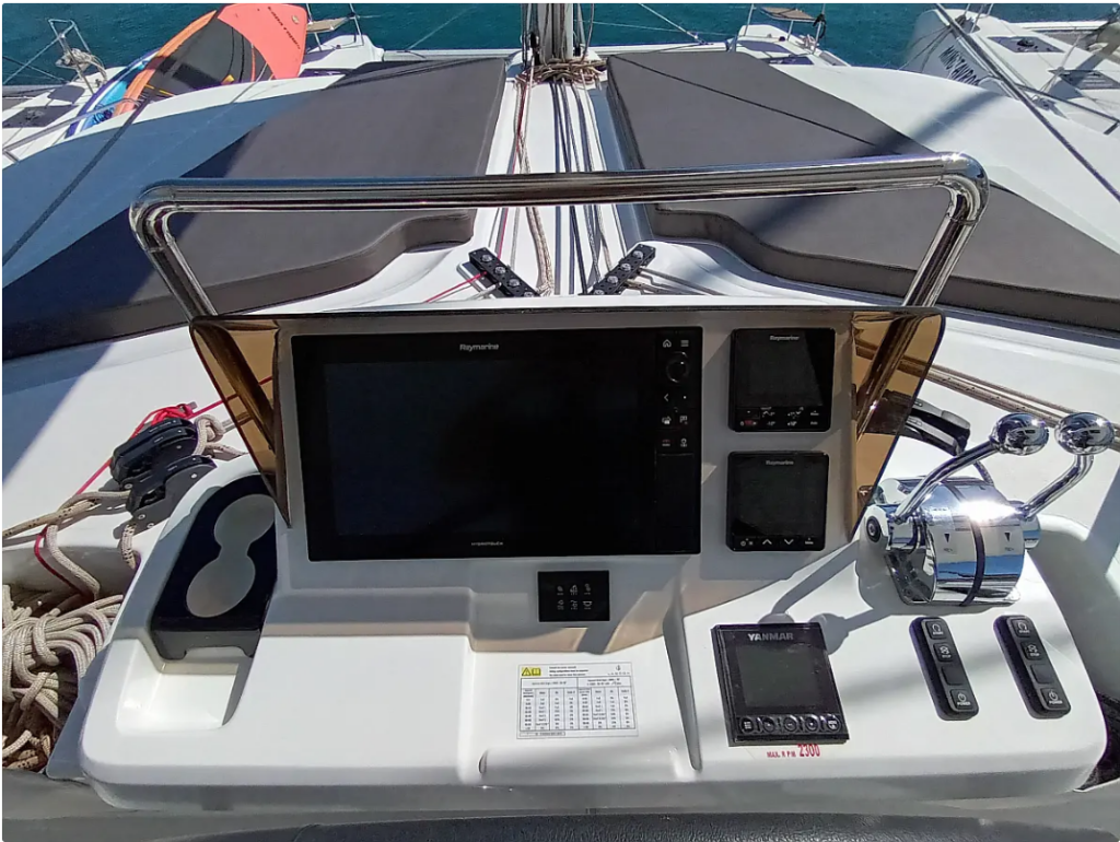 Catamaran Lagoon 51 Errant Vagabond