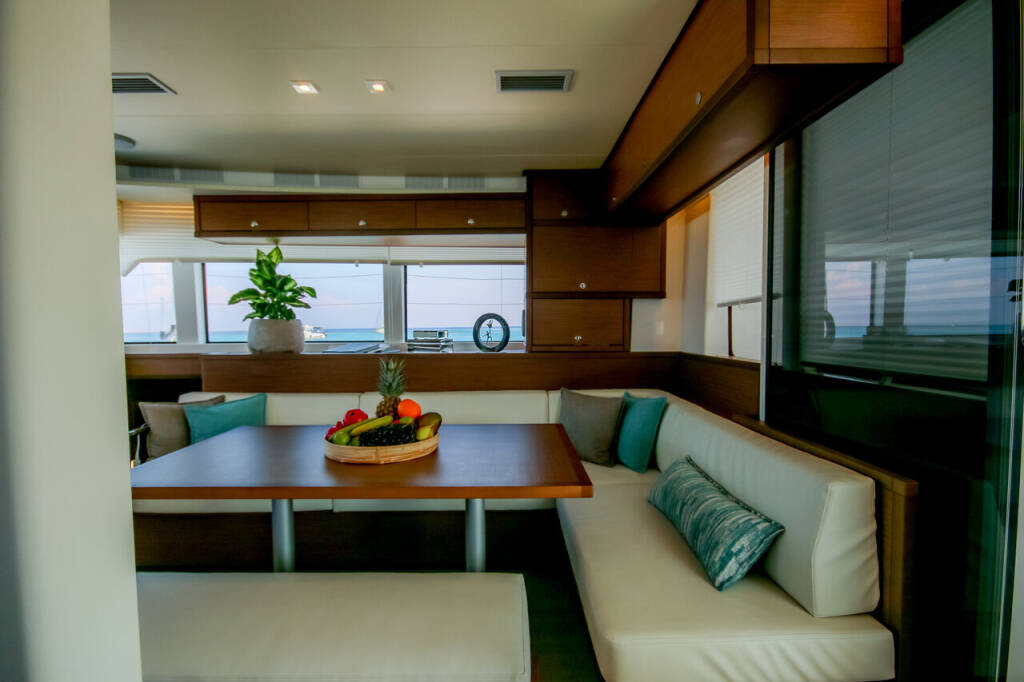 Catamaran Lagoon 52 F Elvira 52