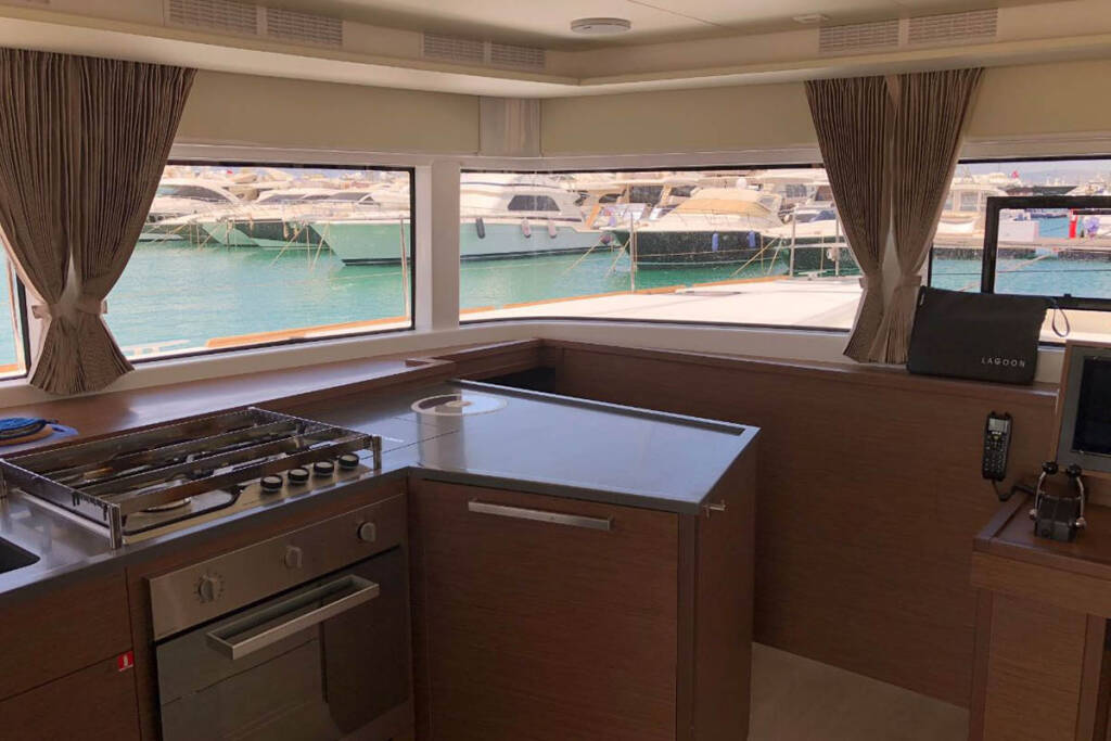 Catamaran Lagoon 52 F Sherman