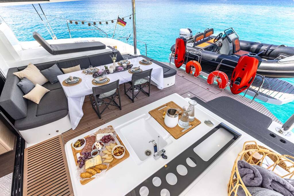 Catamaran Lagoon 55 Valinor GRE (Crewed)