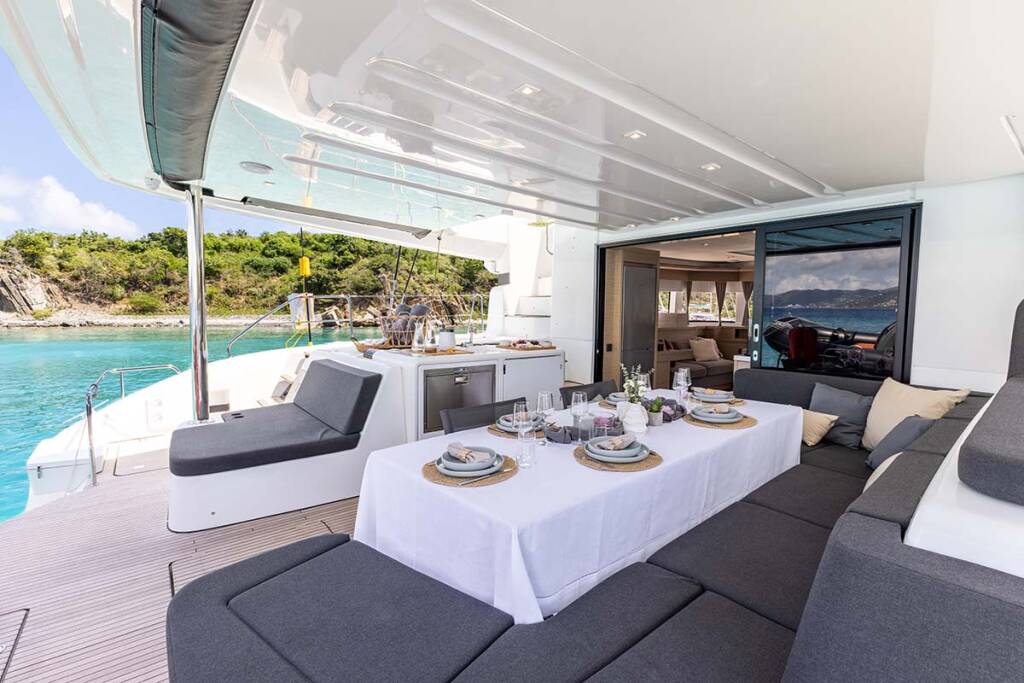 Catamaran Lagoon 55 Valinor GRE (Crewed)