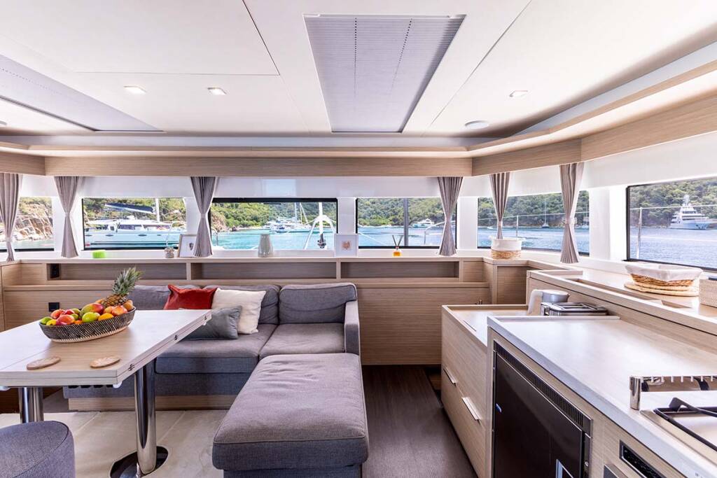 Catamaran Lagoon 55 Valinor GRE (Crewed)