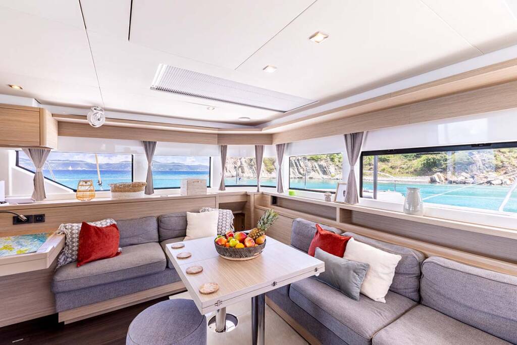 Catamaran Lagoon 55 Valinor GRE (Crewed)