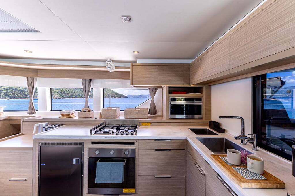 Catamaran Lagoon 55 Valinor GRE (Crewed)