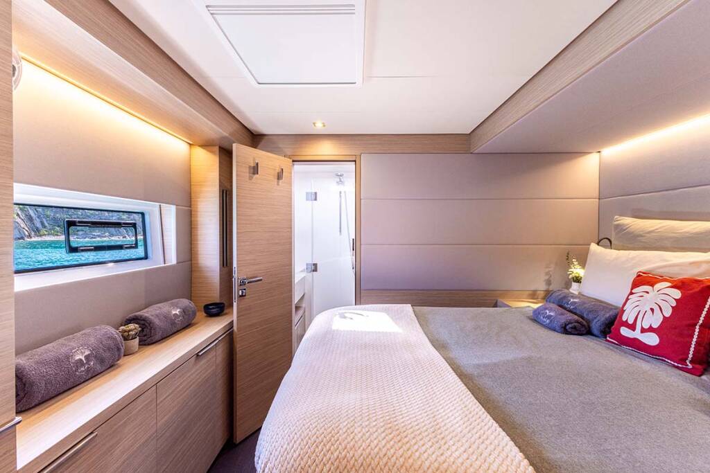 Catamaran Lagoon 55 Valinor GRE (Crewed)
