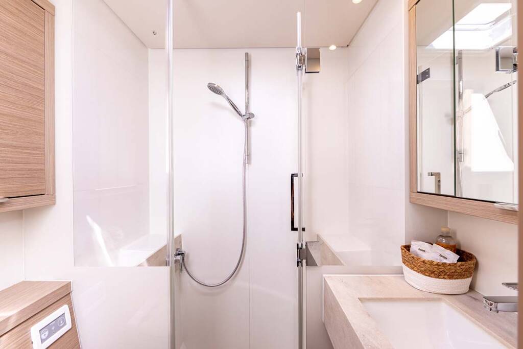 Catamaran Lagoon 55 Valinor GRE (Crewed)